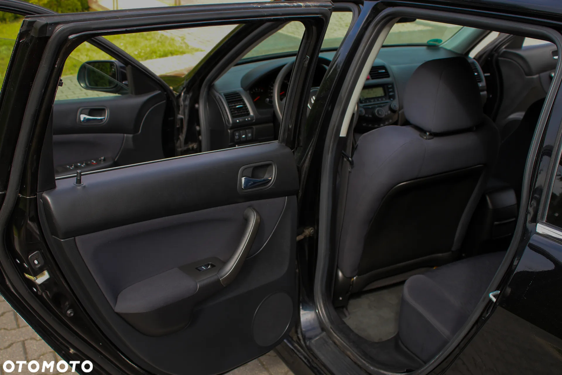 Honda Accord 2.0 Executive - 28