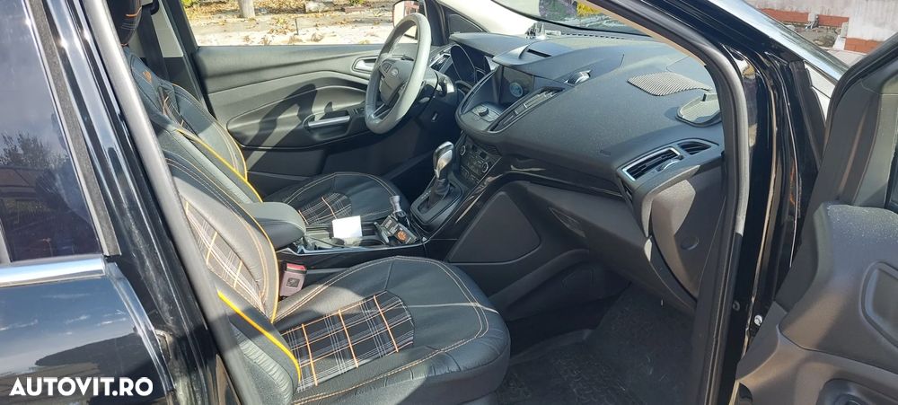 Ford Kuga 2.0 TDCi 4WD Powershift Titanium - 8