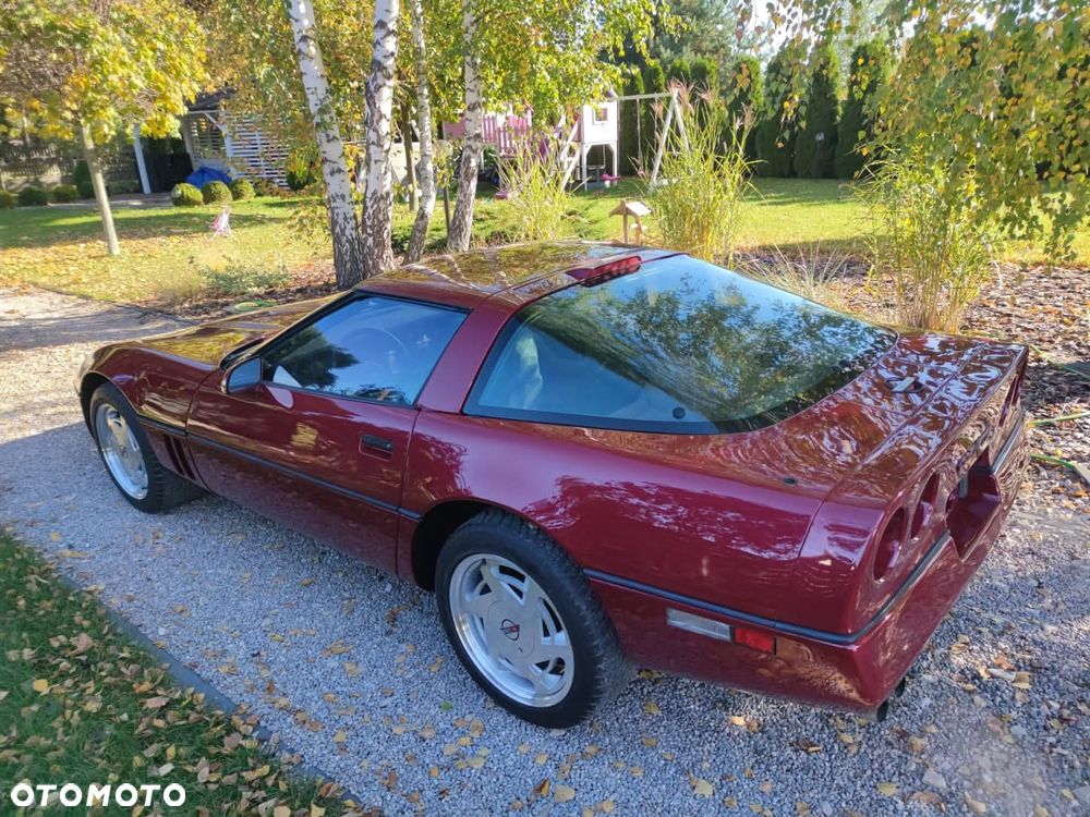 Chevrolet Corvette - 4