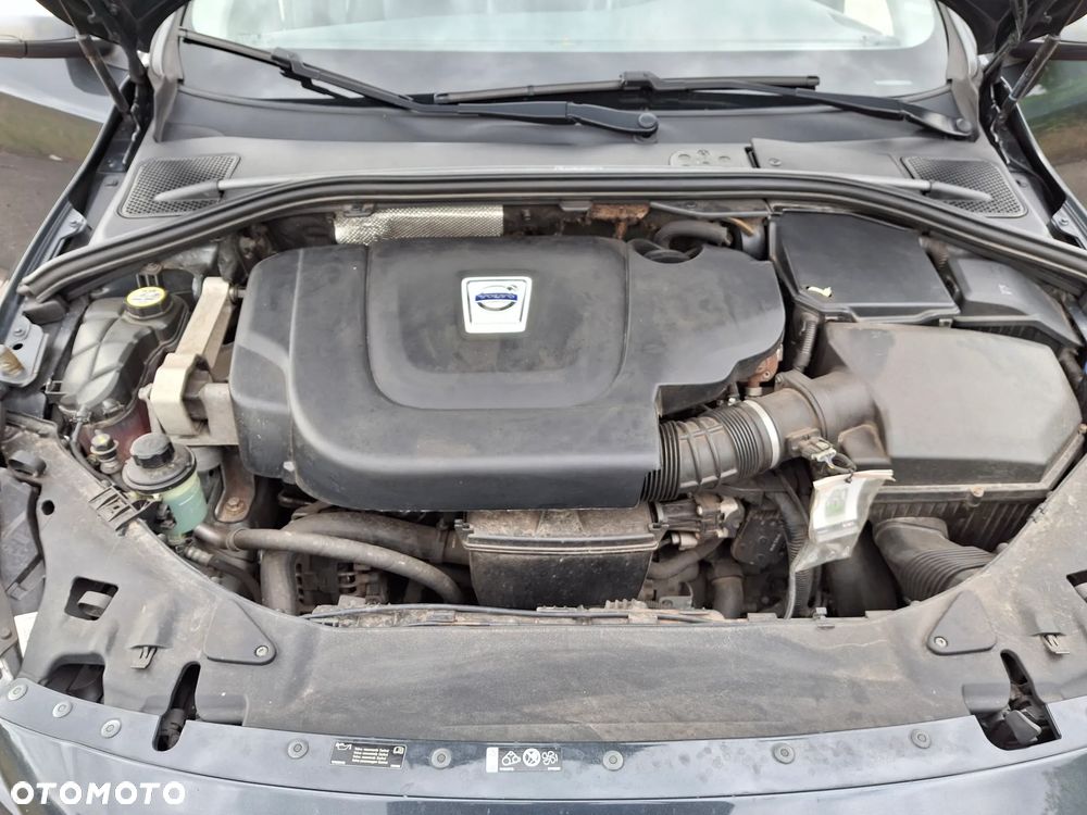 Volvo V60 D3 R-Design - 20