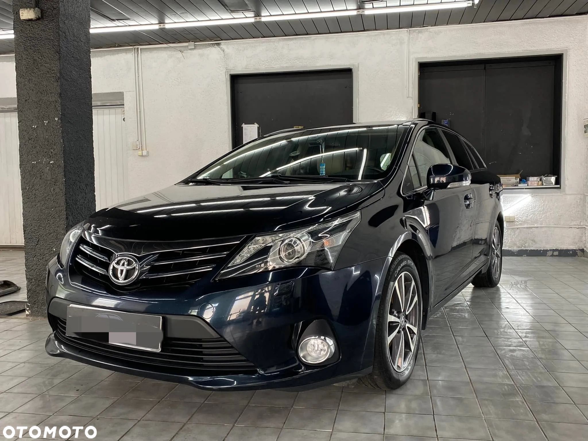Toyota Avensis 1.8 Sol plus NAVI - 1