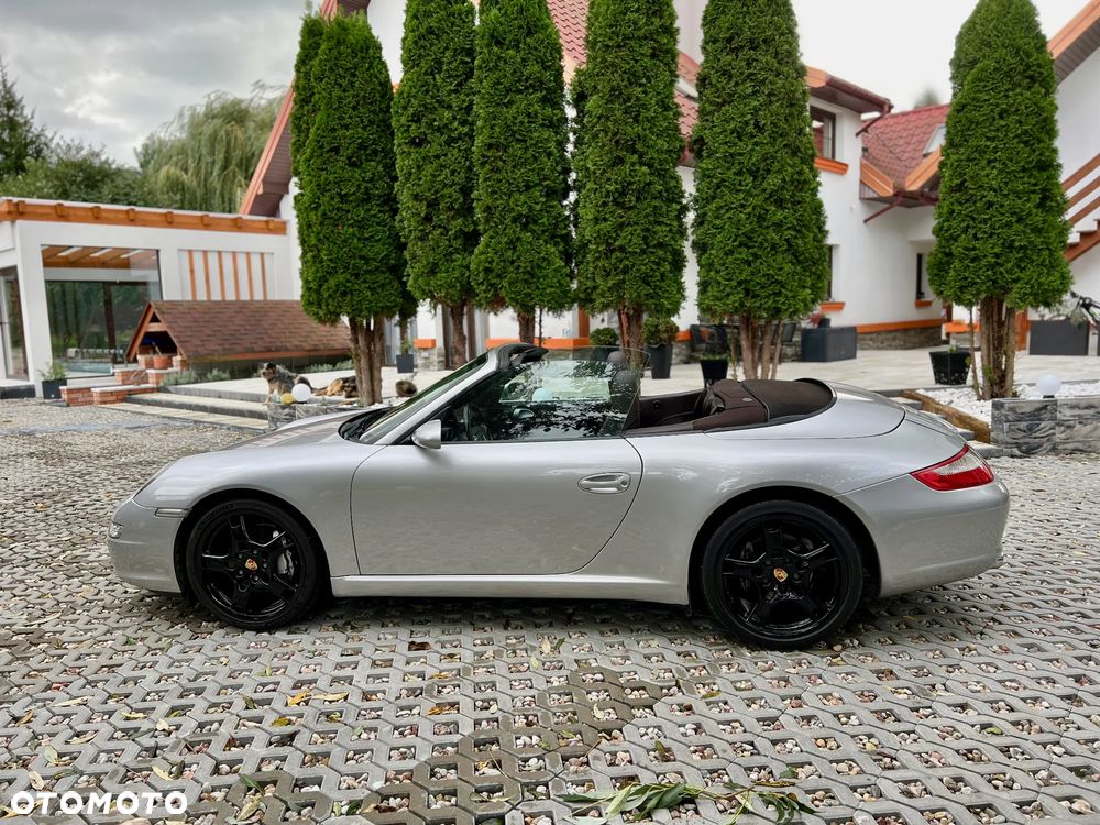 Porsche 911 Carrera - 16