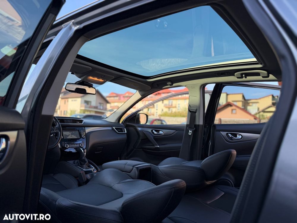 Nissan Qashqai 1.6 DCI Xtronic TEKNA+ - 25