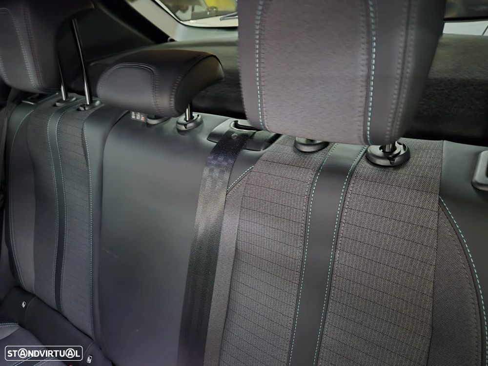 Peugeot 2008 1.2 PureTech Allure Pack EAT8 - 5
