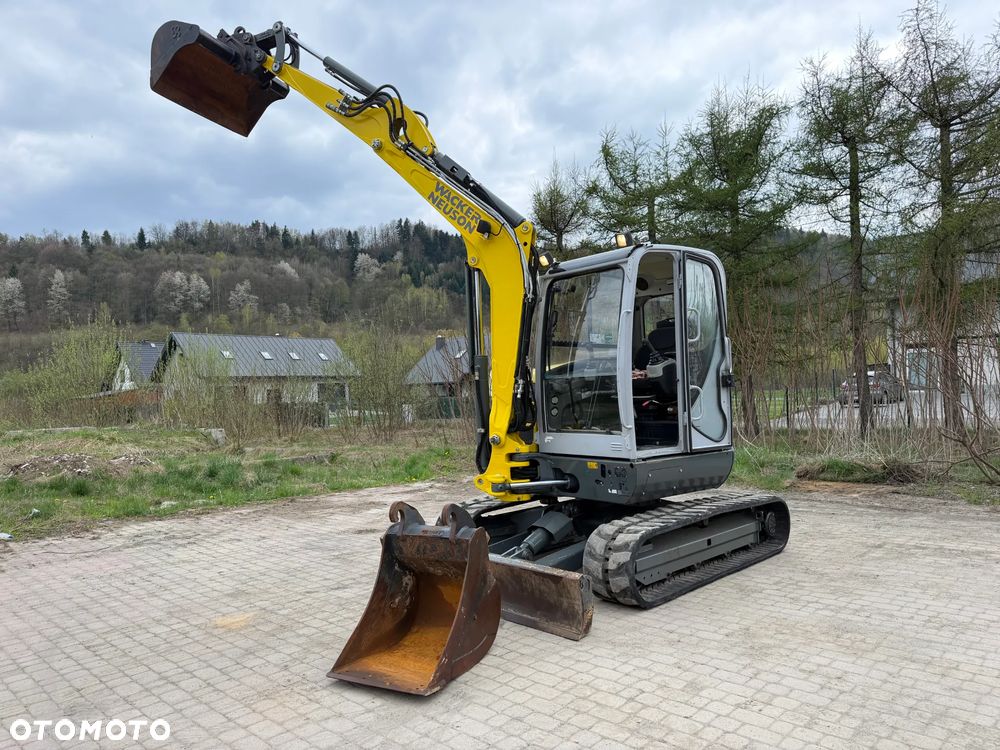 Wacker Neuson EZ53 Koparka Gąsienicowa 5,5 Tony. 2020 rok. 1772 mtg. Jak Nówka z salonu! ani deka luzów czy wycieków! Pochodzi z Gospodarstwa Norweskiego! Aktualne serwisy DEKRA BMWT 2027r. 2 łyżki. Silnik PERKINS 4 cyl. 52km. Maszyna Full wypasiona! Bogata wersja Norweska! Klima. Szybkozłącze Hydrauliczne. OKAZJA. Pełny Oryginał historia do sprawdzenia w Wacker autoryzowany! 4 sekcje Hydrauliczne. Po serwisach eksploatacyjnych. Ani Deka luzów i wycieków - 36