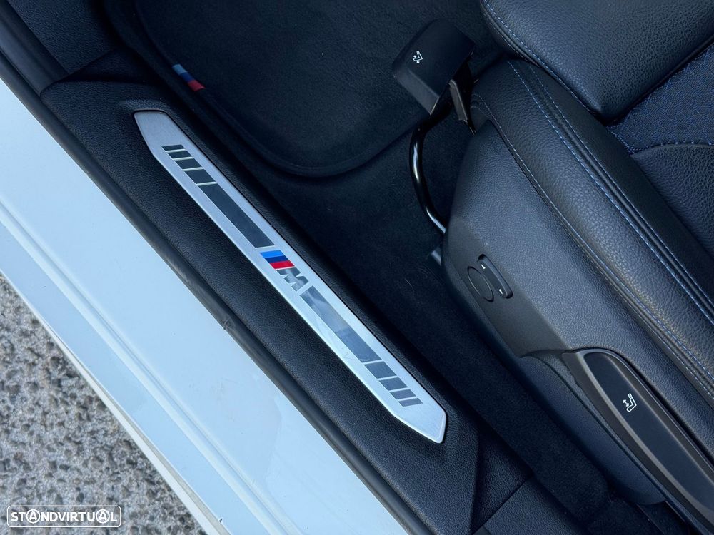 BMW 118 i Pack Desportivo M Auto - 36