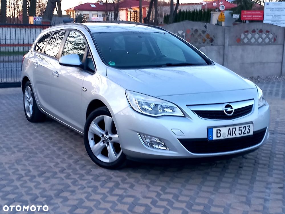 Opel Astra 1.6 150 Jahre - 3