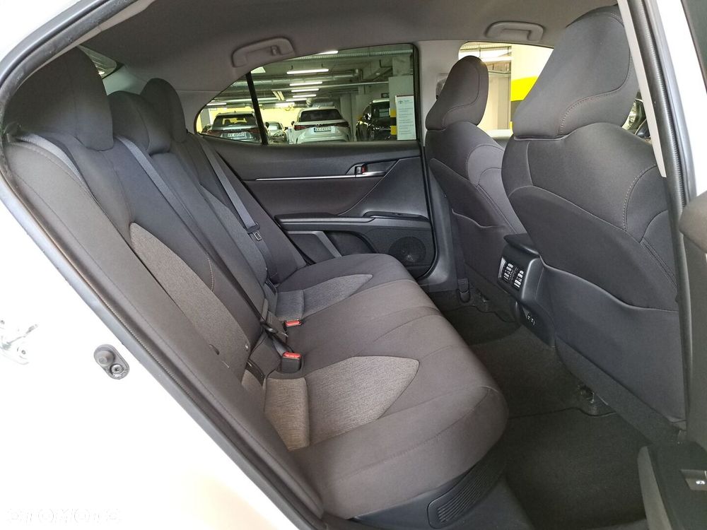 Toyota Camry 2.5 Hybrid Comfort CVT - 13