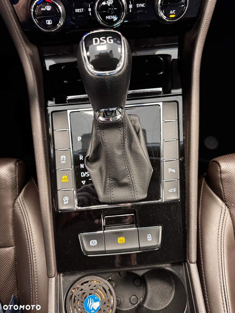 Skoda Superb 2.0 TDI L&K DSG - 16