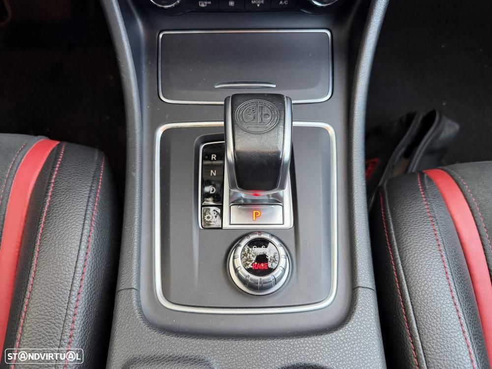 Mercedes-Benz A 45 AMG 4-Matic - 32