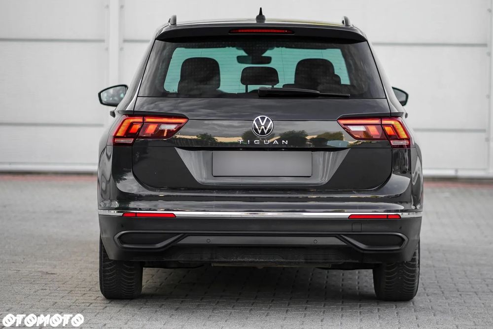 Volkswagen Tiguan - 16