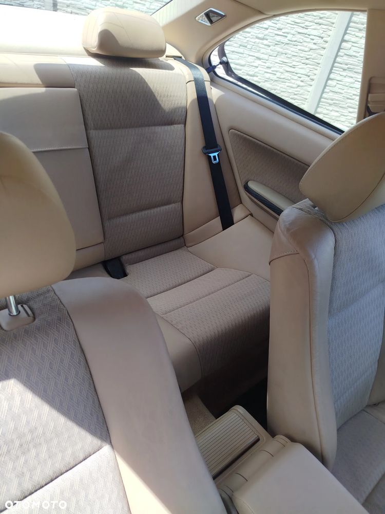 BMW Seria 3 320i - 11