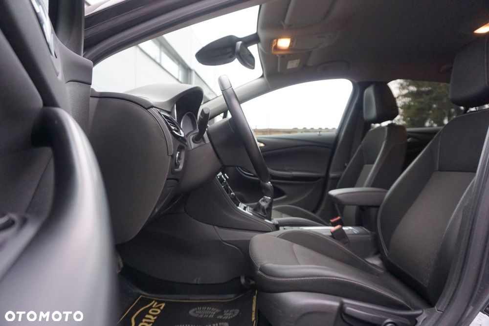 Opel Astra 1.4 Turbo Cosmo - 24