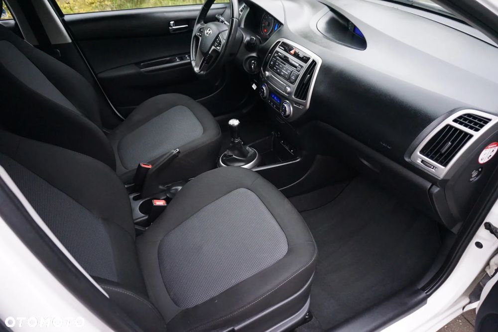 Hyundai i20 1.2 YES Gold - 20