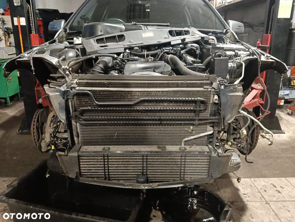 5424. Pas Przedni Chłodnice Belka Przód Mercedes C-Klasa W204 2009R Przedlift Kombi AMG (2007–2011)- Wysyłka - 2