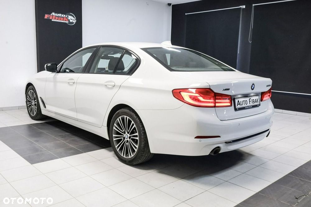 BMW Seria 5 520d xDrive Sport Line sport - 12
