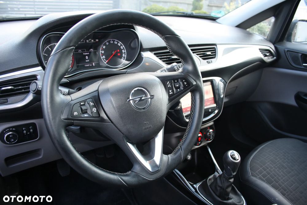 Opel Corsa 1.4 16V Cosmo - 11
