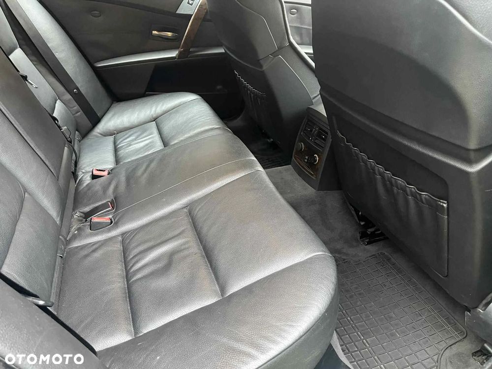 BMW Seria 5 523i - 9
