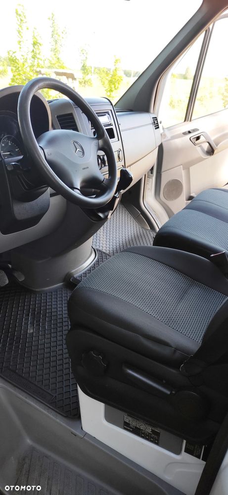 Mercedes-Benz Sprinter - 20