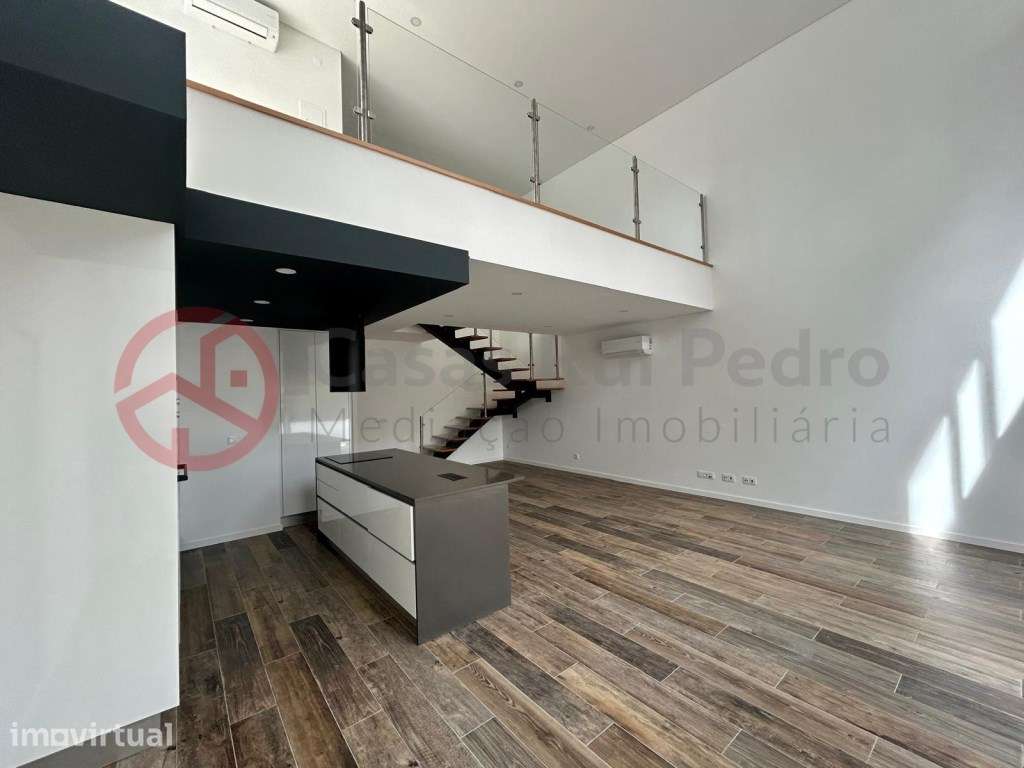 Moradia T3+1 de dois pisos, com piscina, na Lagoa de Albufeira em S... - Grande imagem: 4/45
