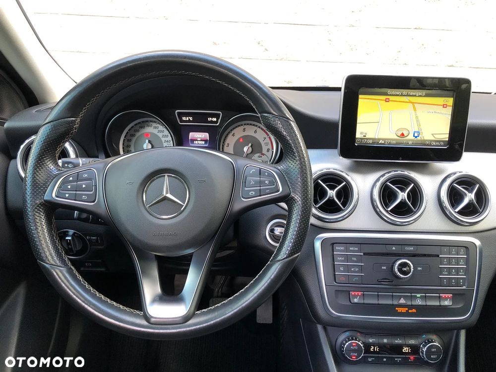 Mercedes-Benz GLA 200 Activity Edition - 14