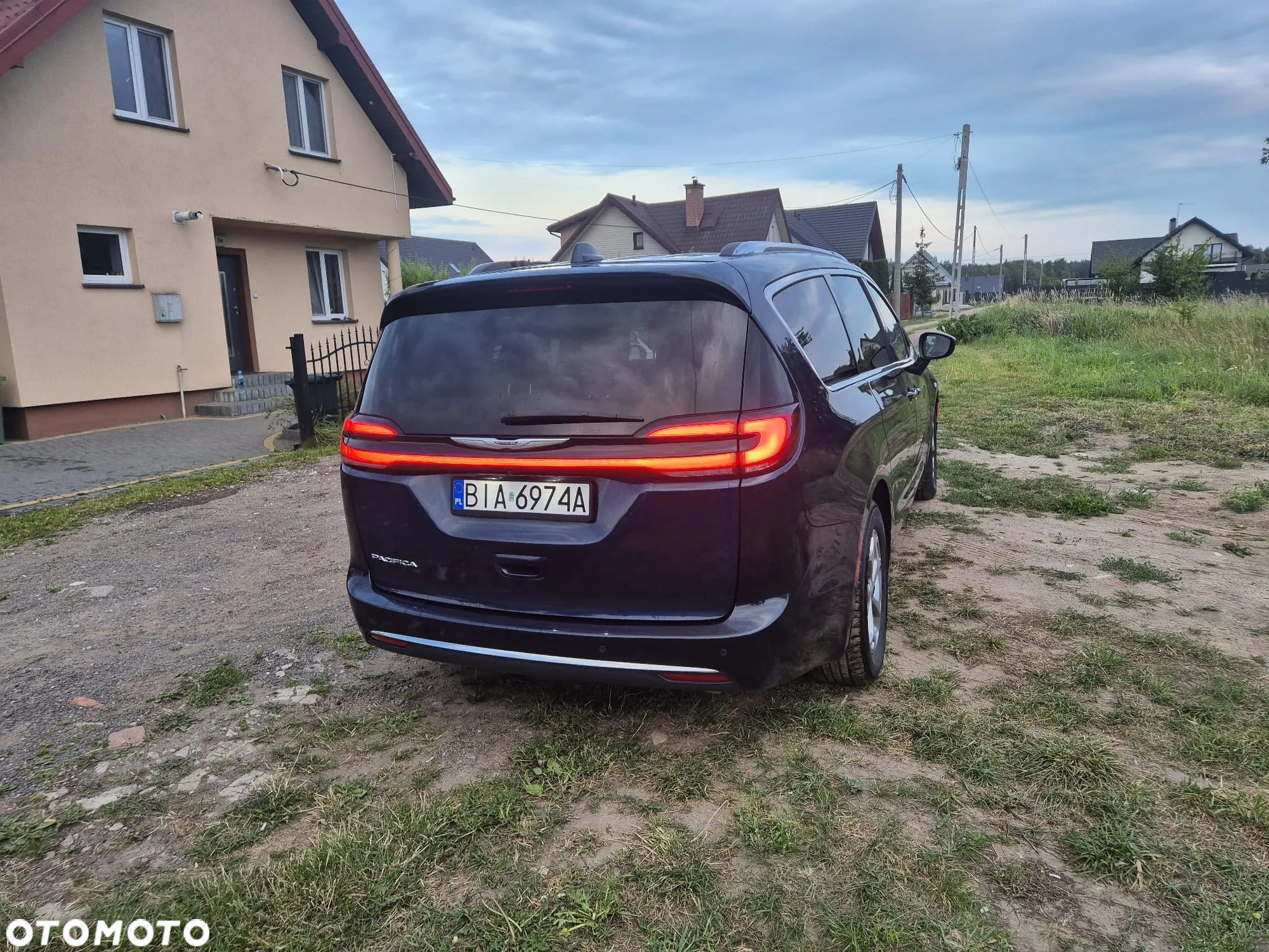 Chrysler Pacifica - 9