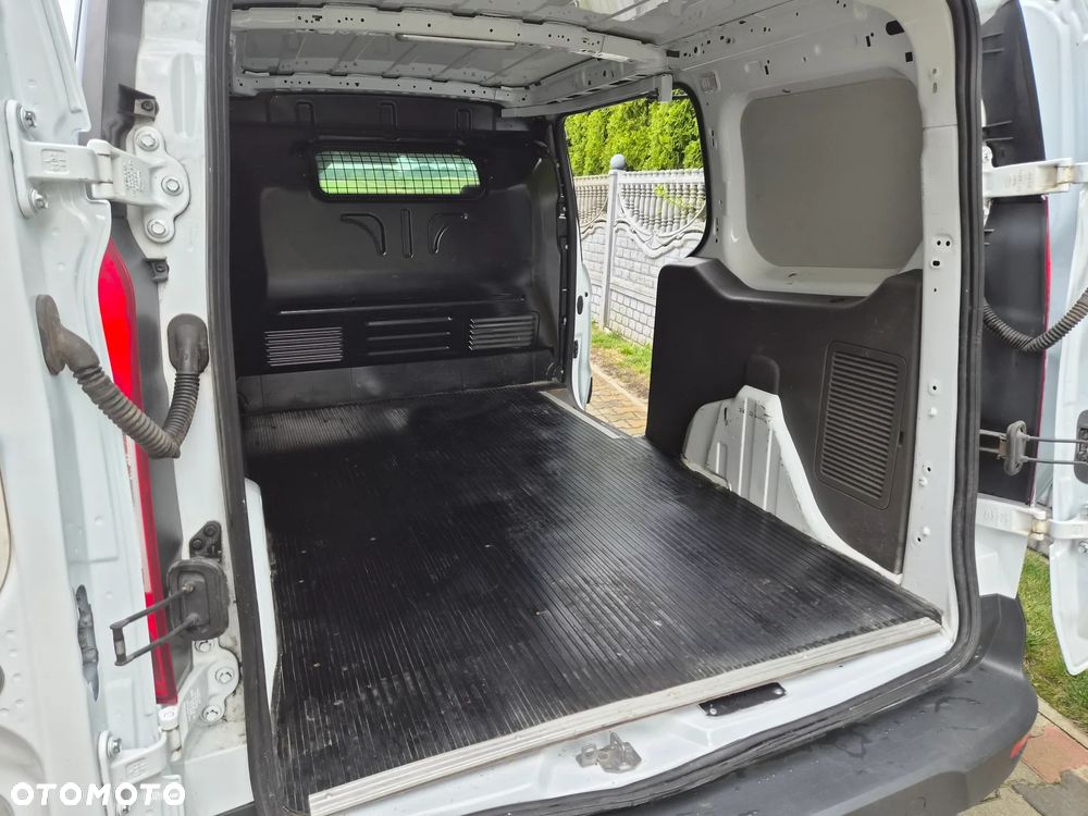 Ford Transit Connect - 21