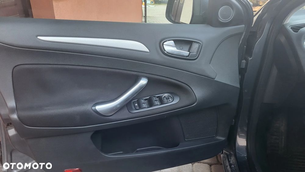 Ford Mondeo 2.0 Titanium - 10