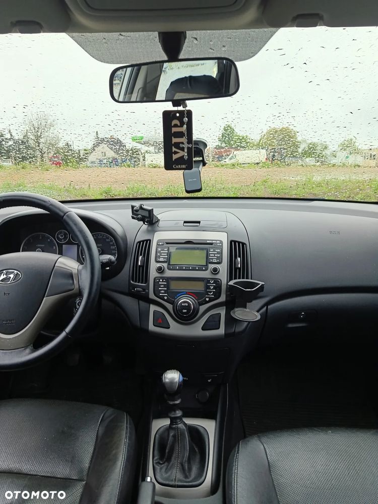Hyundai i30 2.0 CRDi Premium - 2