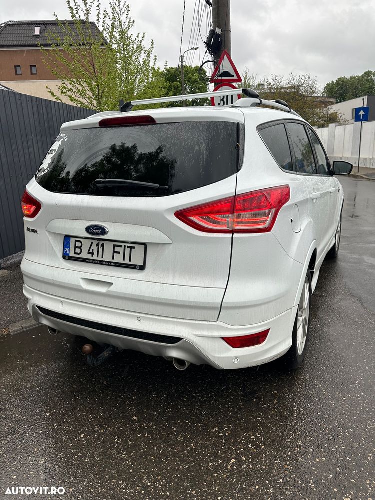Ford Kuga 2.0 TDCi Powershift 4WD Titanium - 4