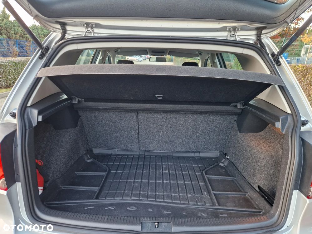 Volkswagen Golf - 22