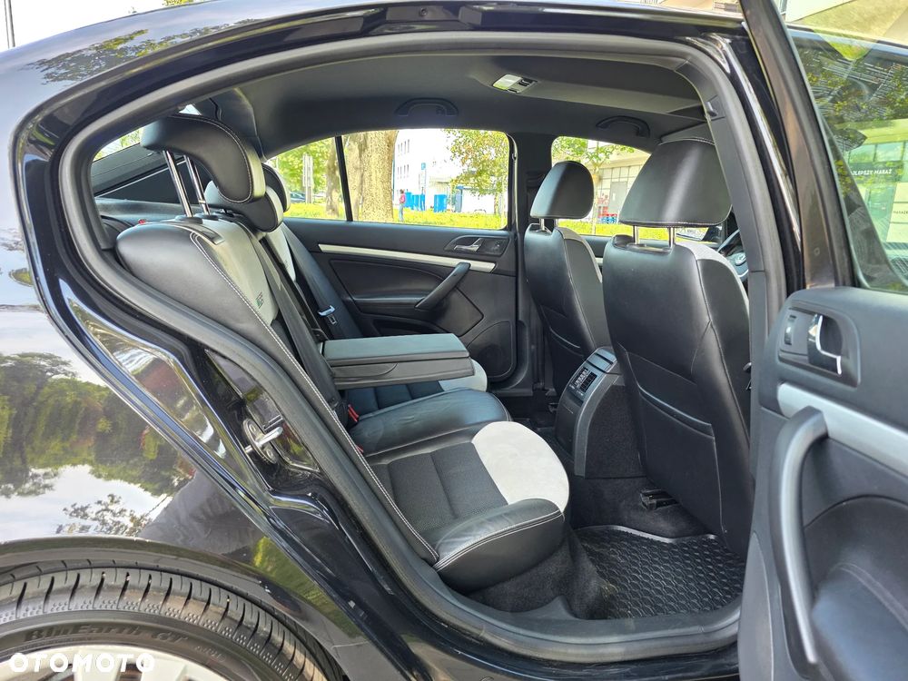 Skoda Octavia 2.0 TSI RS - 32