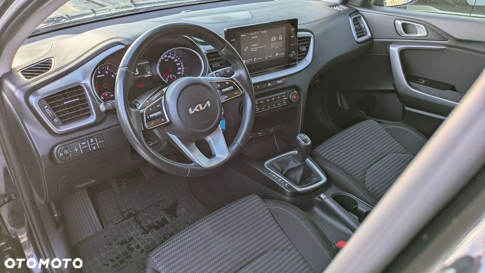 Kia Ceed 1.5 T-GDI M - 10