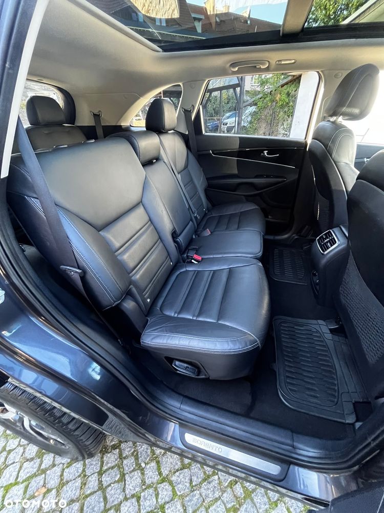 Kia Sorento - 28