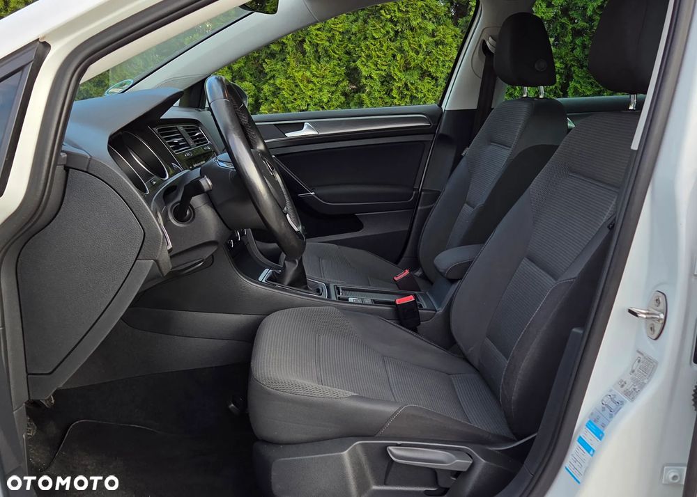 Volkswagen Golf - 12