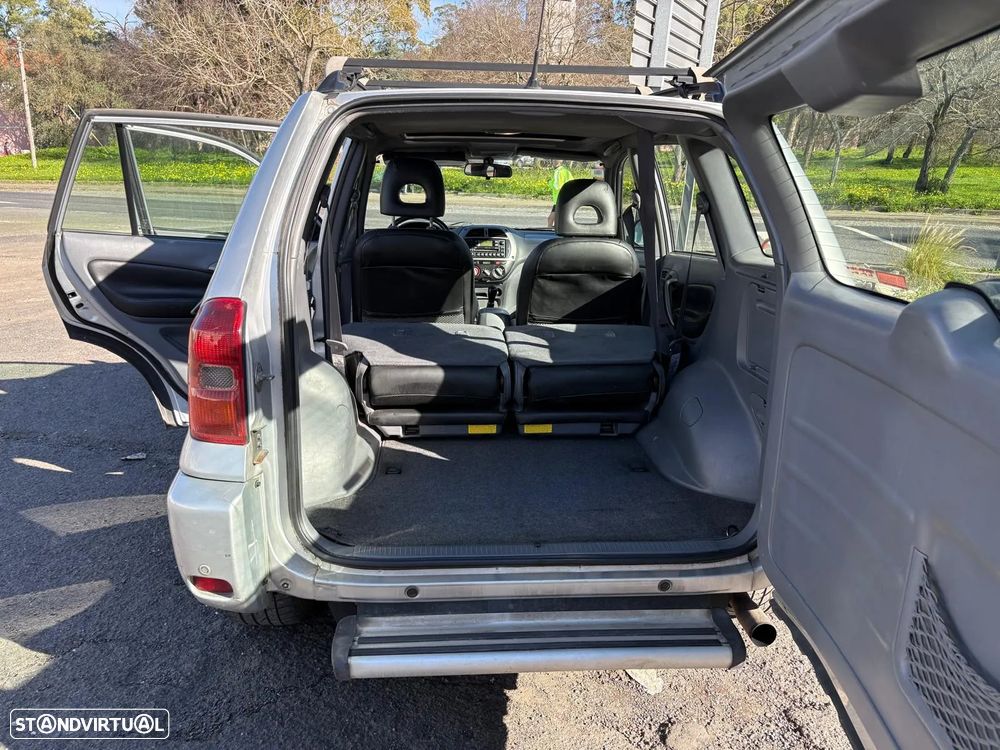 Toyota RAV4 2.0 D-4D TA - 11