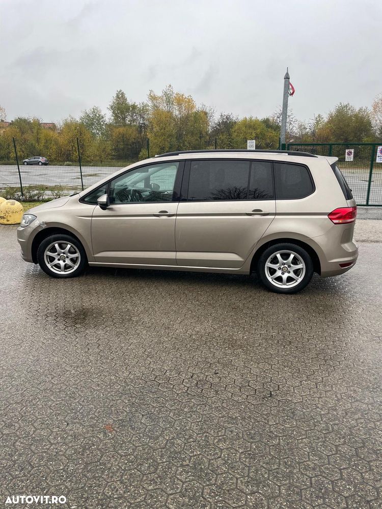 Volkswagen Touran - 4