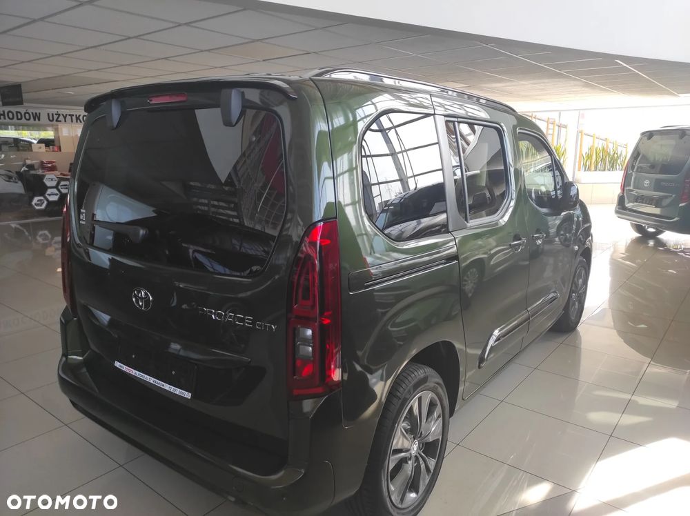 Toyota Proace City Verso Long 1.5 D-4D Family - 2