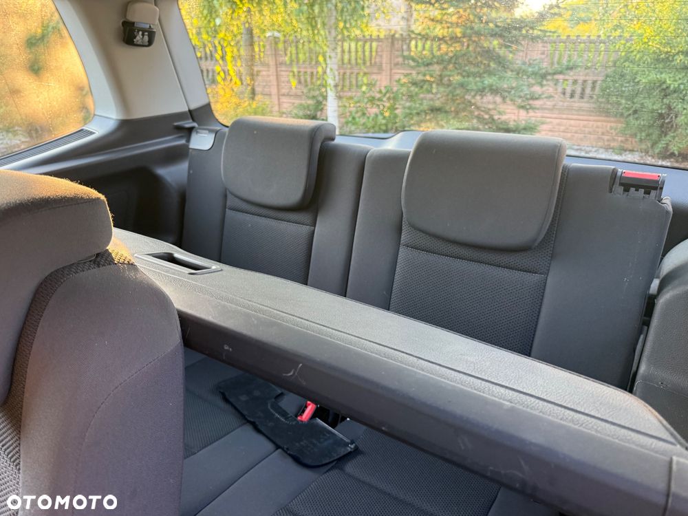 Volkswagen Touran 1.6 TDI DPF BlueMot Comfortline - 30