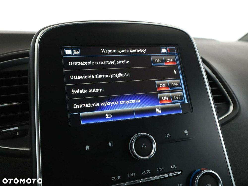 Renault Grand Scenic - 26