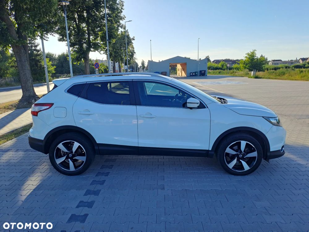Nissan Qashqai 1.6 DCi Xtronic TEKNA - 6