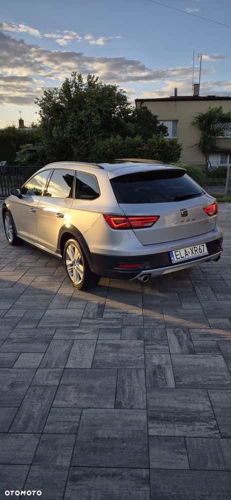 Seat Leon 1.8 TSI Xcellence S&S DSG - 17