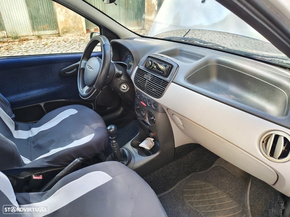 Fiat Punto 1.2 16V HLX - 11