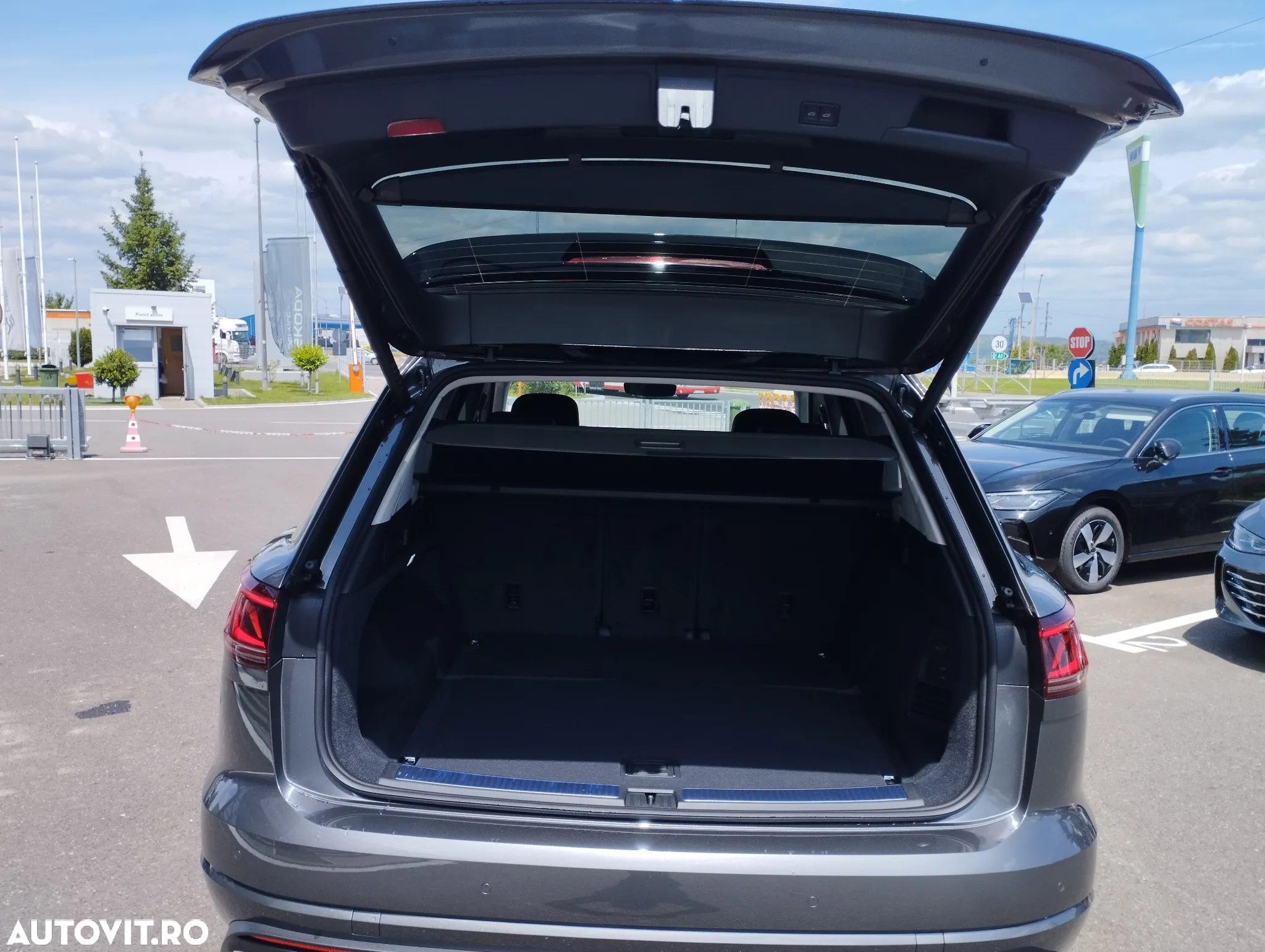 Volkswagen Touareg V6 TDI 4MOTION Elegance - 13