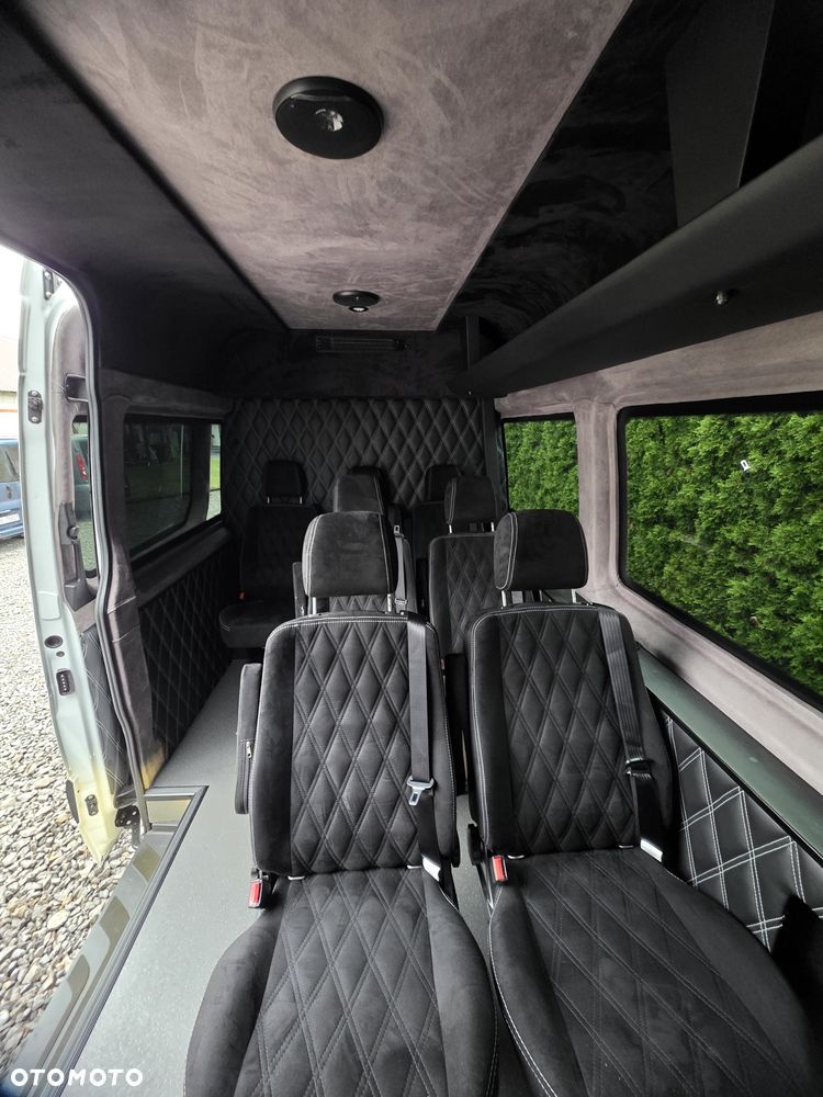 Mercedes-Benz Sprinter - 4