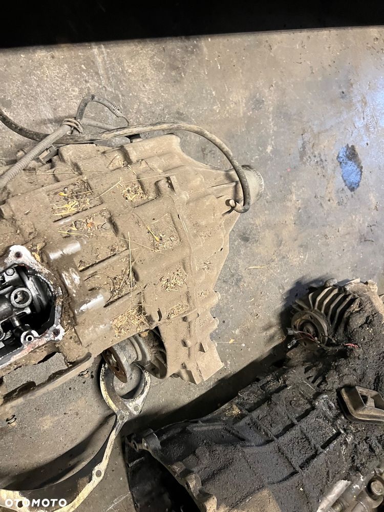 Skrzynia biegów z reduktorem Nissan Navara d22 2.5dci - 3