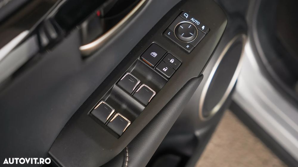 Lexus Seria NX 300h FWD Business - 28