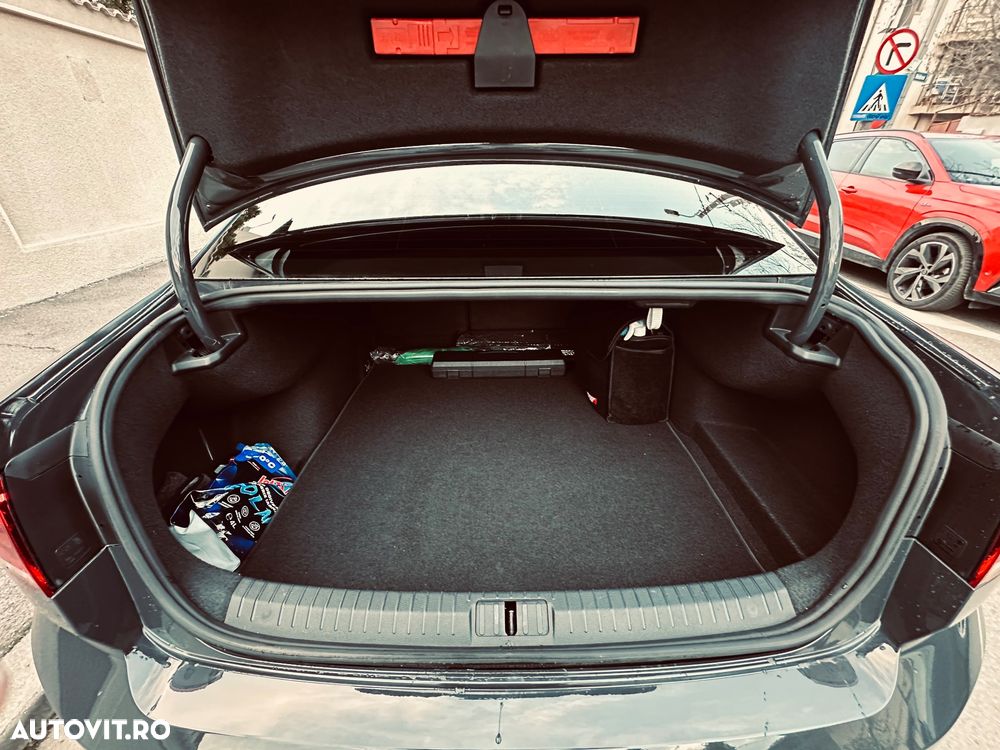 Volkswagen Passat 1.6 TDI DSG Comfortline - 14