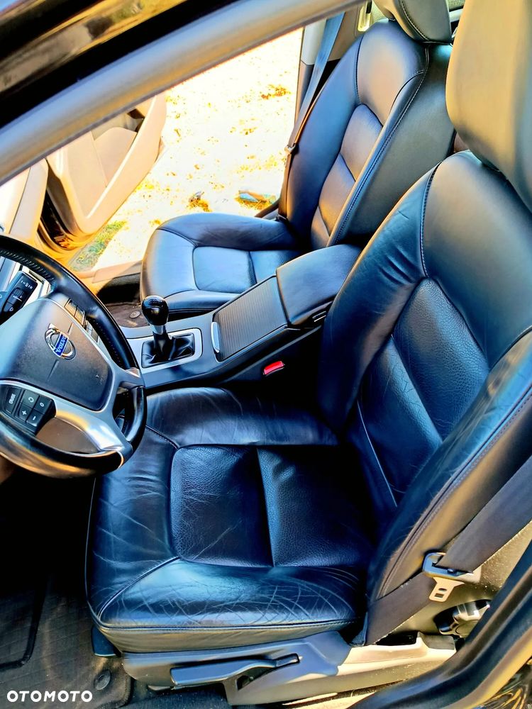 Volvo V70 2.5T Momentum - 28