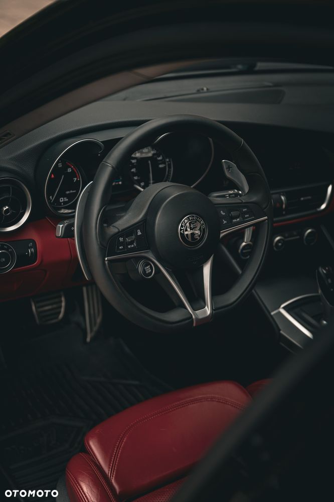 Alfa Romeo Giulia - 14